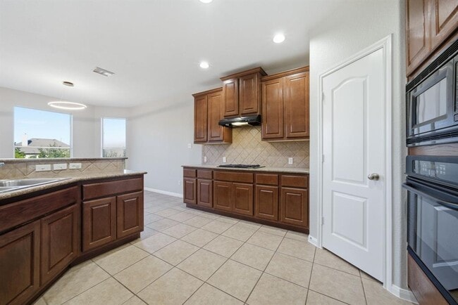 Building Photo - 7404 Journeyville Dr