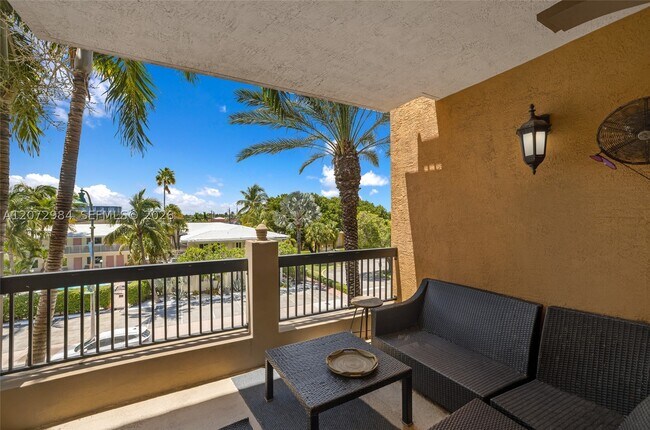 Building Photo - 4445 El Mar Dr