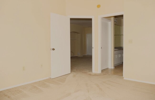 Building Photo - Charming 1 Bedroom, 1 Bath Condo in Beauti...