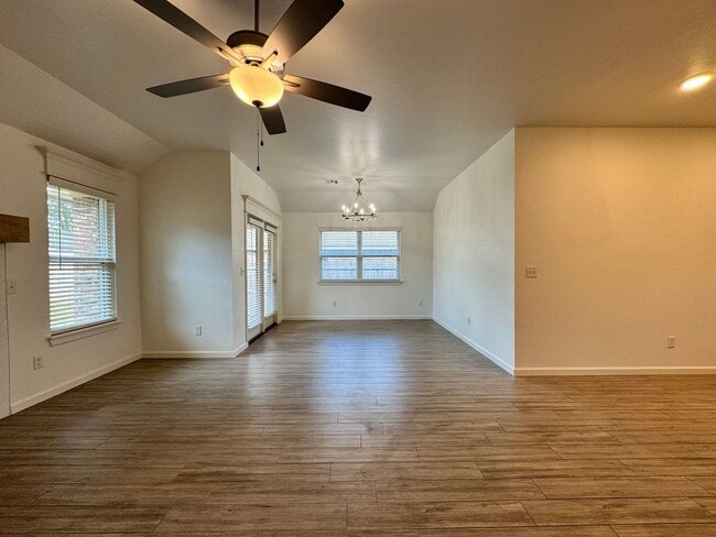 Building Photo - Beautiful 3 Bedroom Home in Azalea Farms in Noble