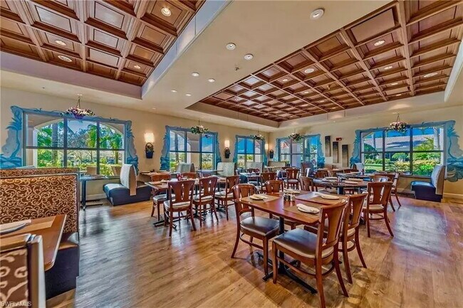 Building Photo - Elegant Furnished 3-Bedroom + Den Pool Hom...