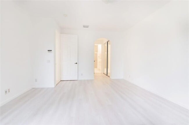 Building Photo - 2692 Center Ct Dr