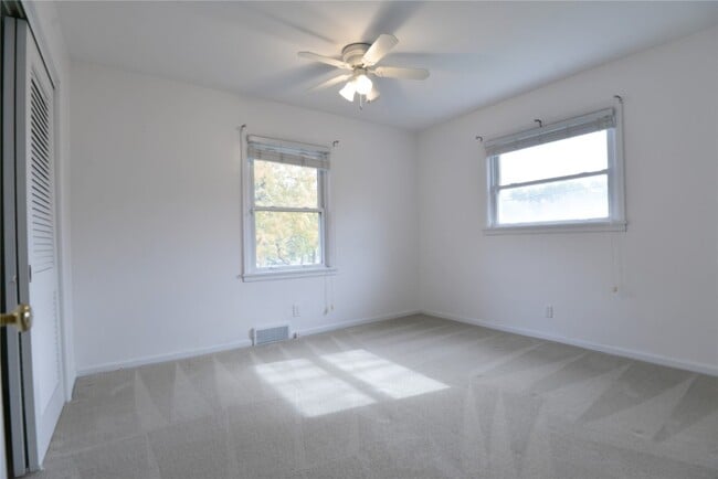 Building Photo - 2235 N Ballas Rd