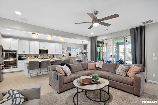 Primary Photo - 4060 S Thistle Dr