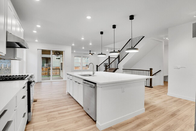 Building Photo - $3,650.00 - 4 Beds 3 Baths Single Family H...