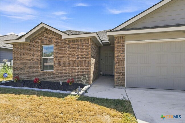 Building Photo - 1261 Lindsey Dr