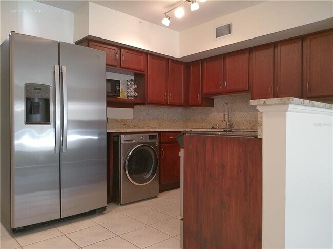 Building Photo - 2400 Franciscan Dr