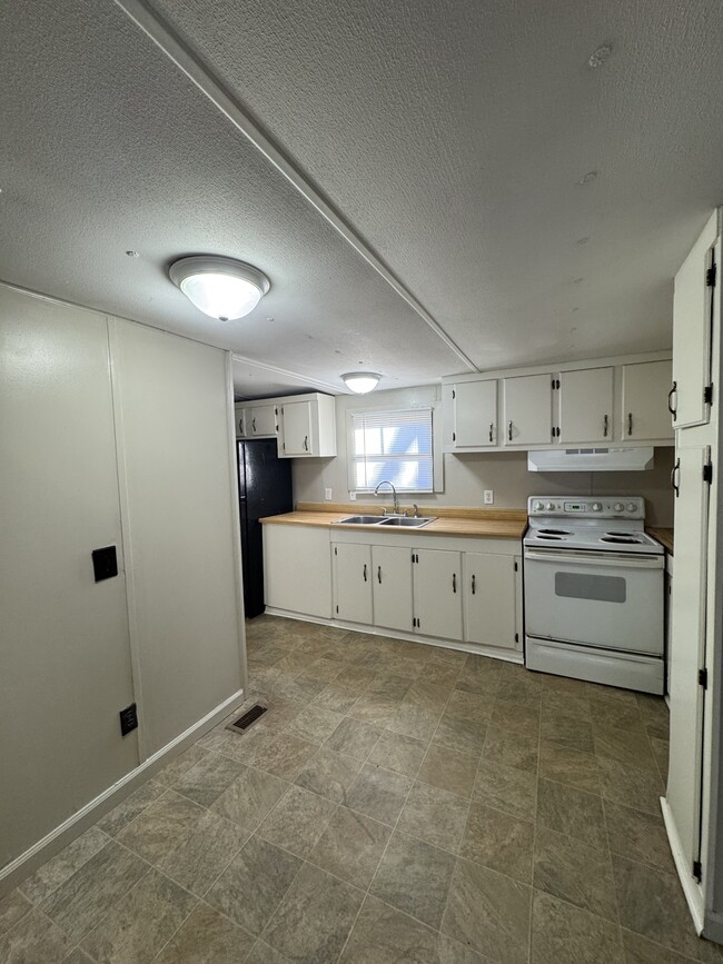 Building Photo - 2317 Cadillac Dr