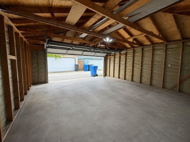 Building Photo - 3914 N Mozart St