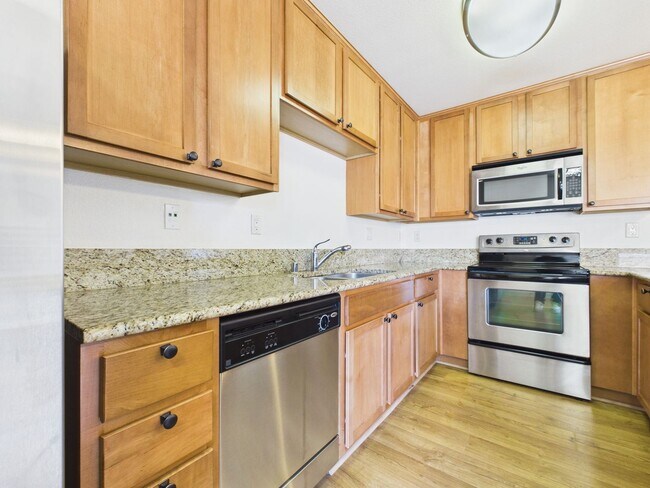 Building Photo - Upstairs One Bedroom Condo now available at Kimberly Place.