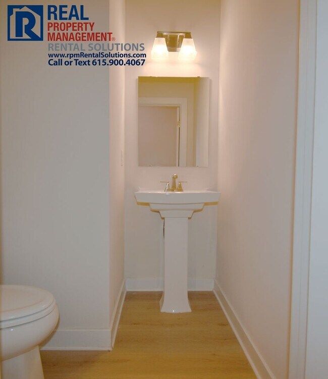 Building Photo - Luxury 4 bd 3.5 bath with office, bonus ro...