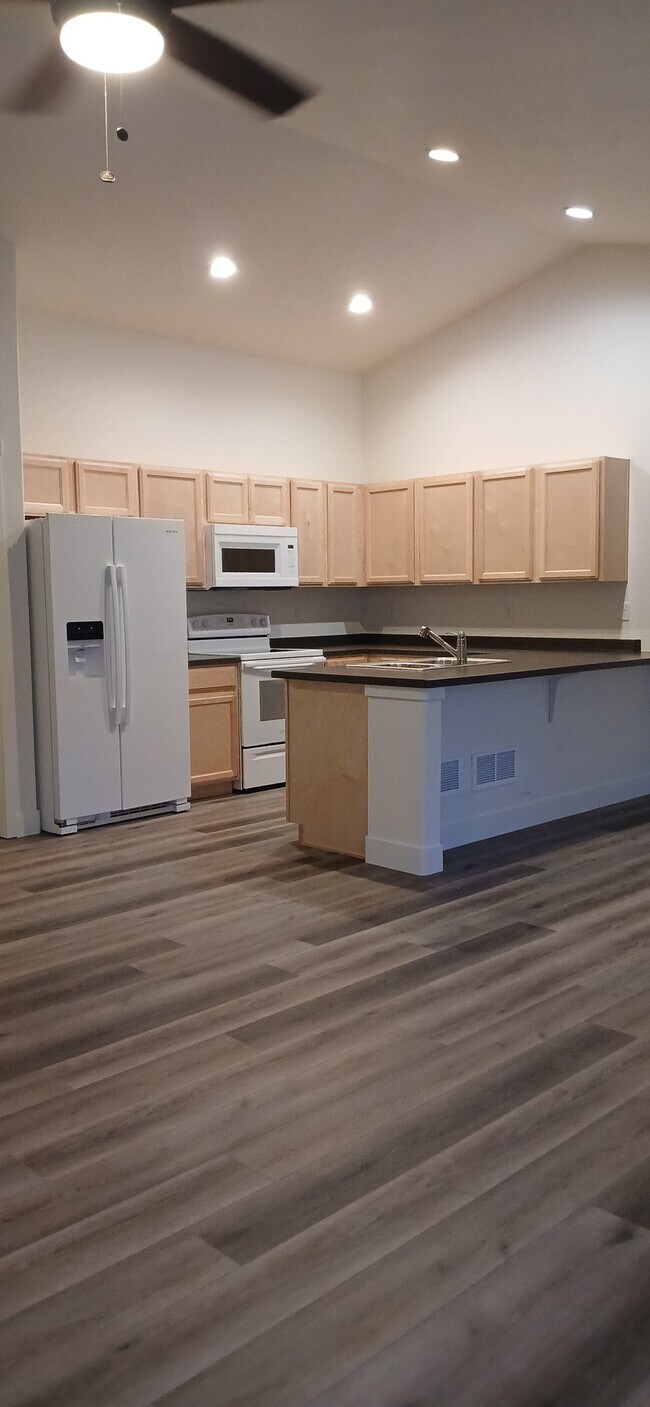 Building Photo - 2393 Juno Ln