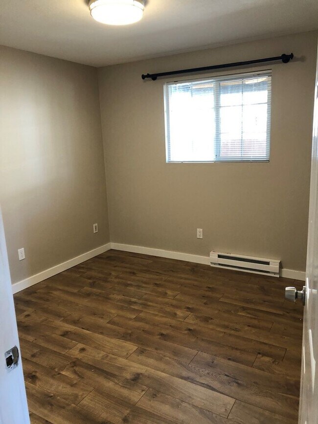 Building Photo - Perfect 3 bedroom/1 bath Home in Downtown ...