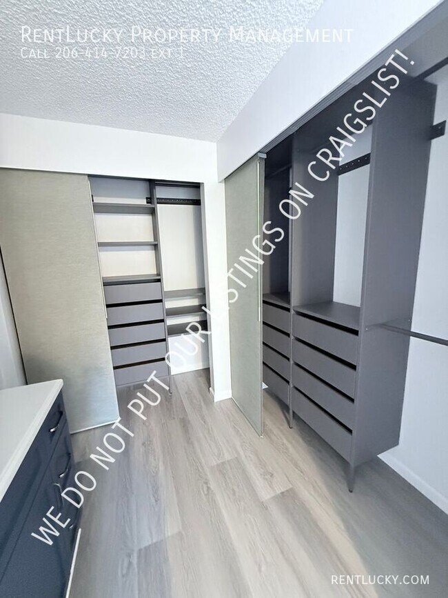 Building Photo - 3221 SW 319th Pl