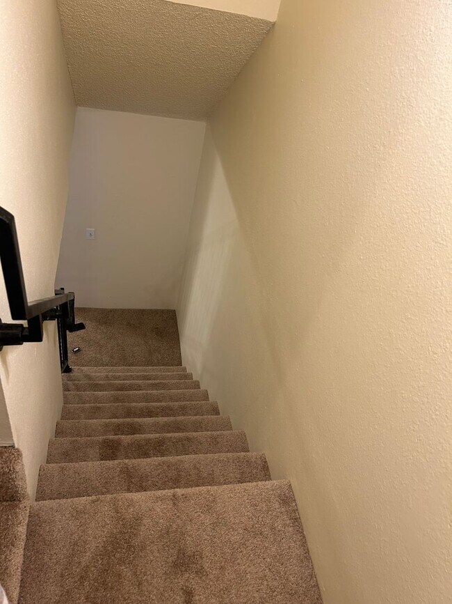 Building Photo - (749) Jackson Square - 2 Bedroom  / 1.5 Ba...