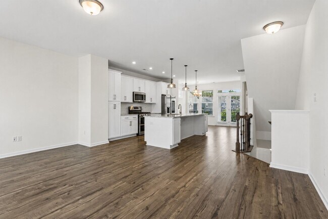 Building Photo - Quarterpath at Williamsburg – Two Primary Suites