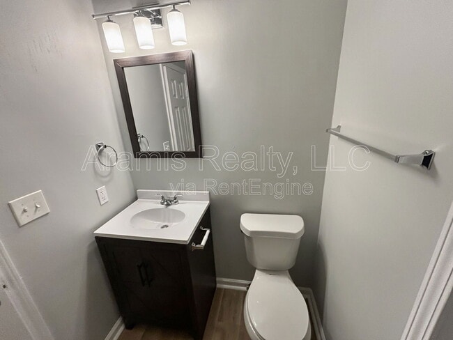 Building Photo - 9241 Woodhill Ln