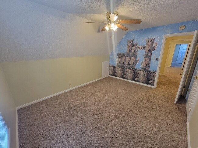 Building Photo - 3103 Larson Ln