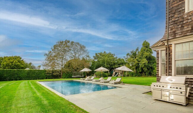 Building Photo - 32 Sagg Rd