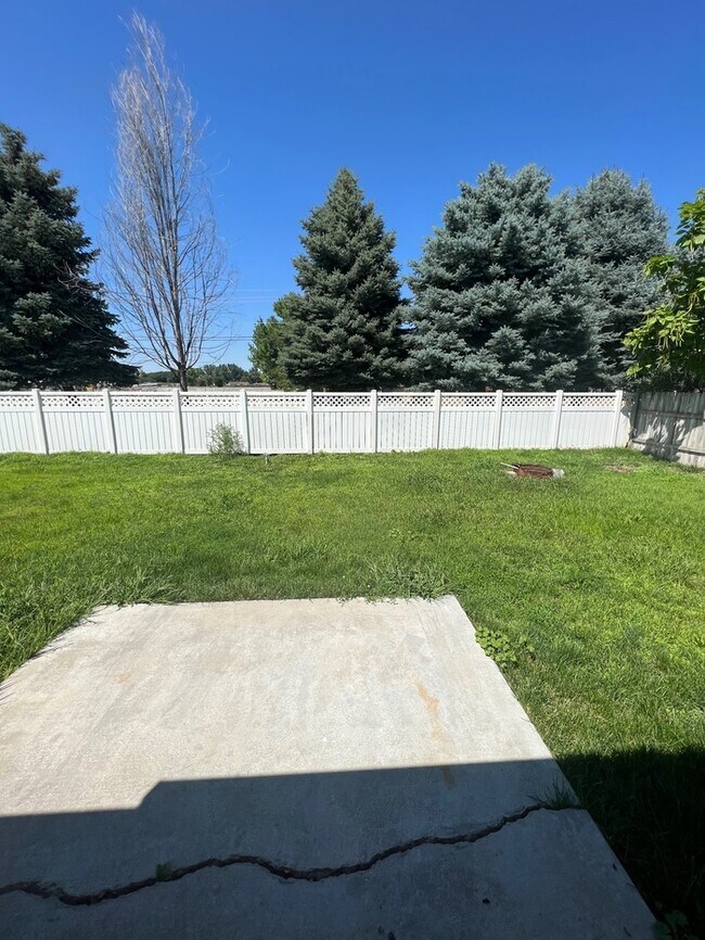 Building Photo - 3 Bed 2 Bath House in Nampa!