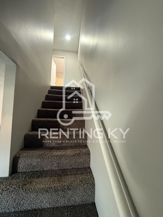 Building Photo - 1645 Foxhaven Dr