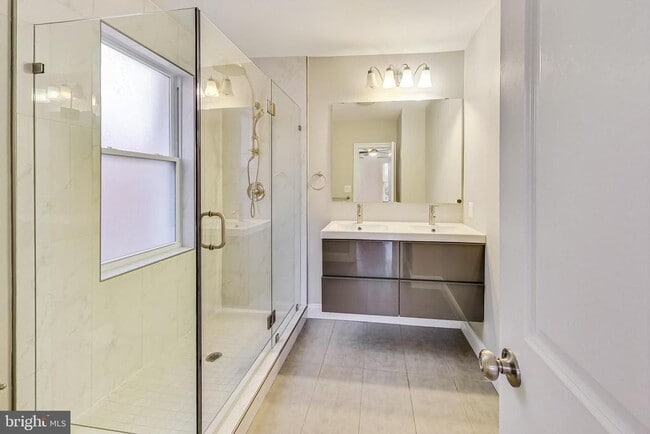 Building Photo - 5415 Illinois Ave NW