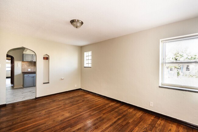 Building Photo - 5322 Miami St