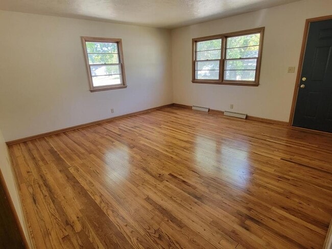 Building Photo - 1151 Elba Ave