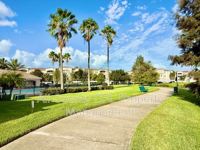 Building Photo - 3000 Laurel Park Ln