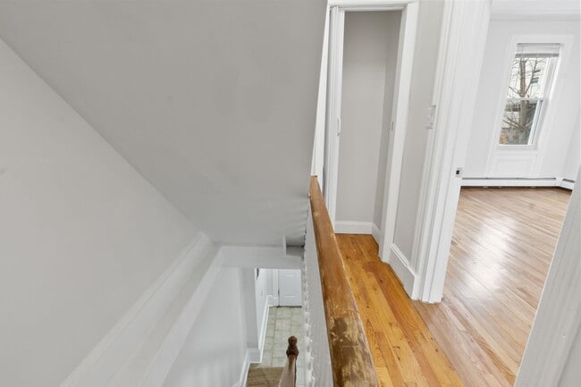 Building Photo - 20 Linden Ct