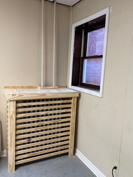 Building Photo - 314 E Dewart St