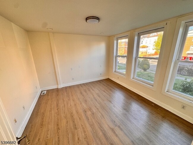 Building Photo - 218 Murray St