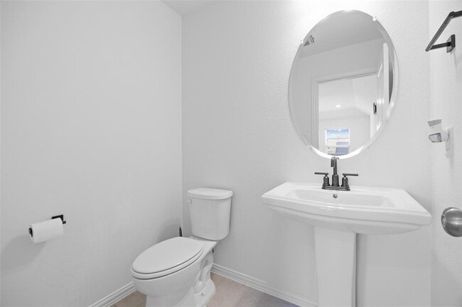 Building Photo - 303 Eagle Ford Dr