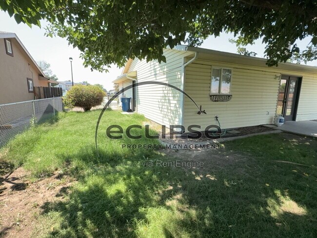 Building Photo - 560 Huntington Point Ln