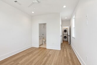 Building Photo - Newly Renovated 2BD/2.5BA with covered Driveway