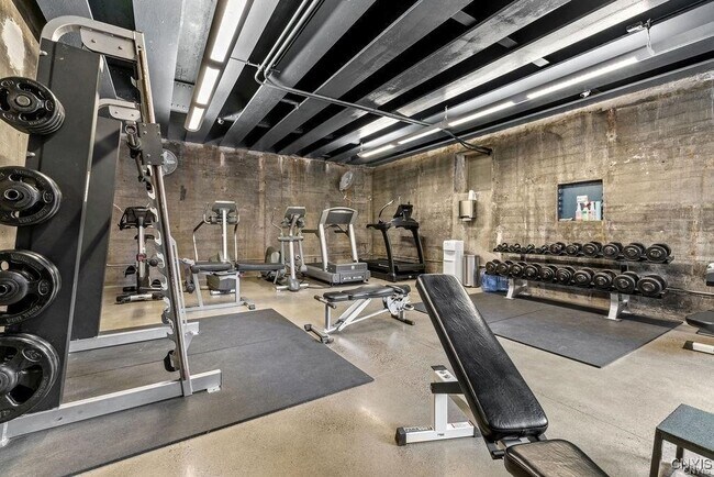 Building Photo - 211 W Jefferson St