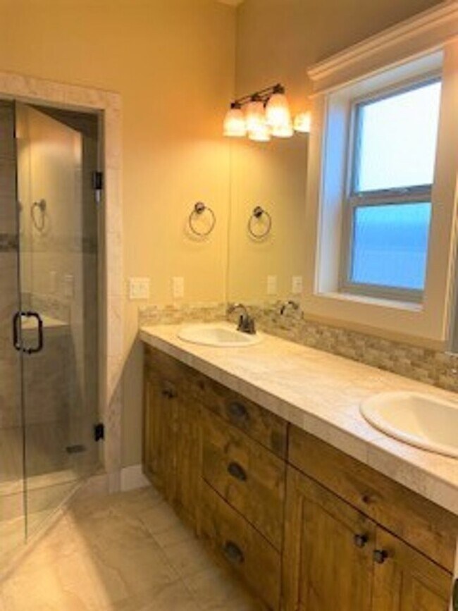 Building Photo - A Secluded, Adorable and Perfect 3 Bedroom Home Now Available!