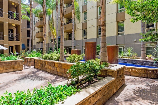 Building Photo - East Village 2 Bedroom at Union Square! 2 Parking Spaces!