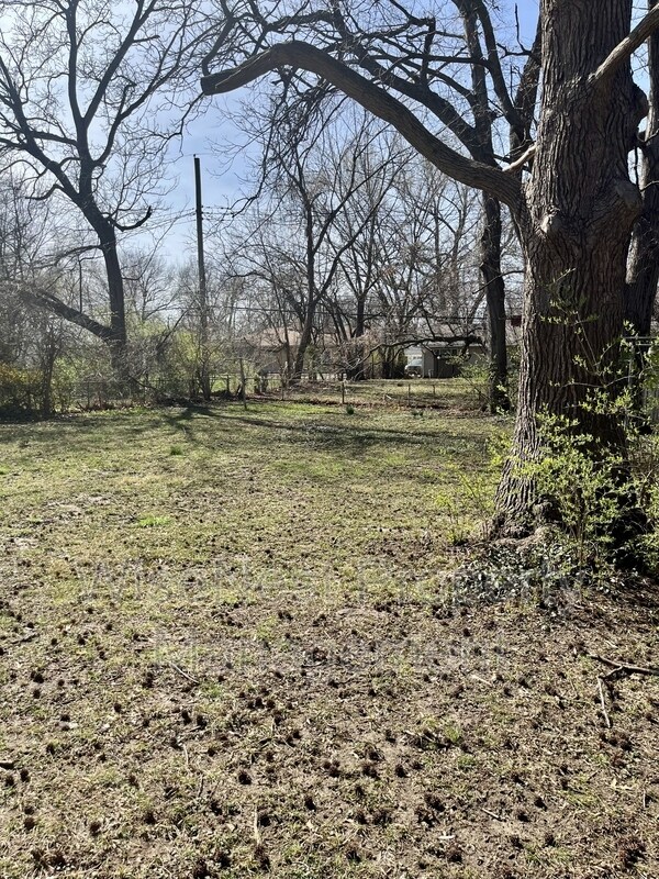 Building Photo - 10804 Newton Ave