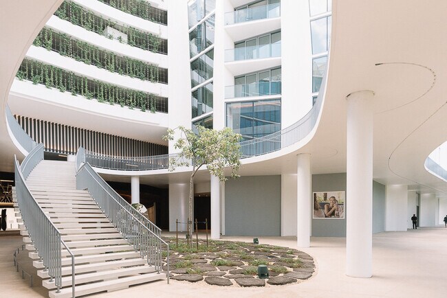 Building Photo - 1000 Auahi St