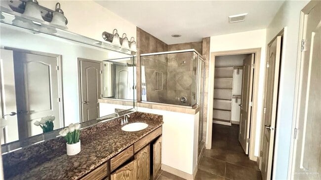 Building Photo - 22 Quail Ave