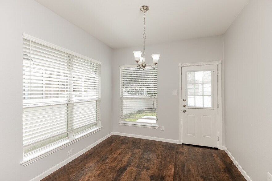 Building Photo - 9824 Birch Dr