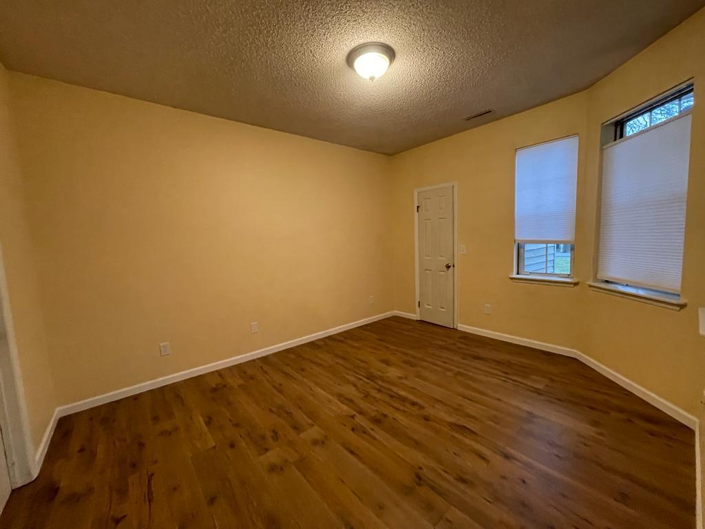 Building Photo - 4803 Foxwood Dr S