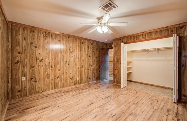 Building Photo - 810 Roosevelt St