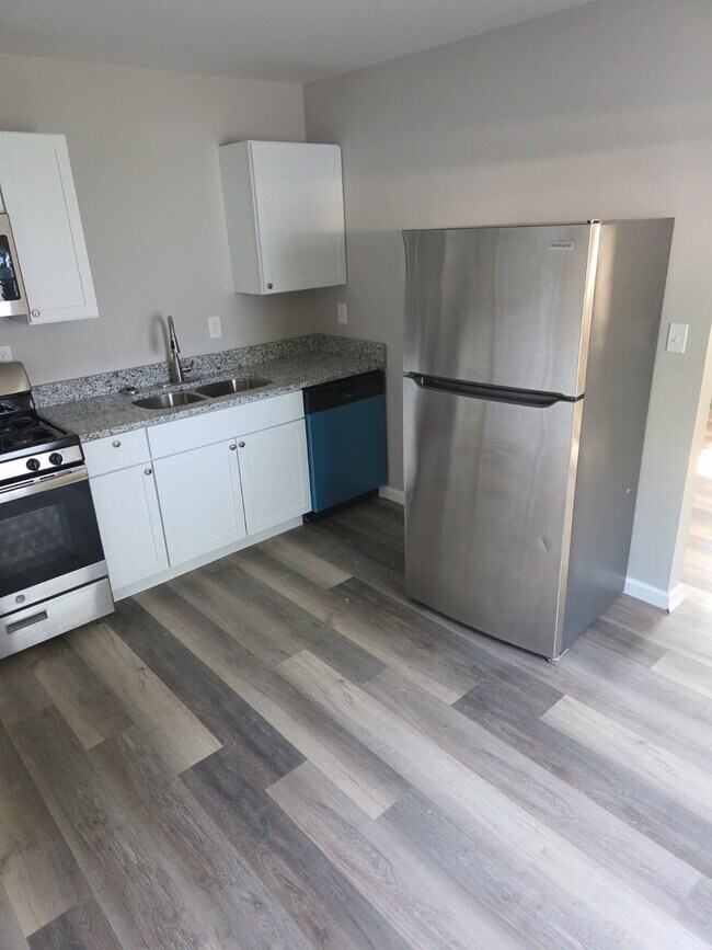 Building Photo - 5510 Halstead Ave