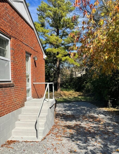 Building Photo - 2726 Wellman Dr