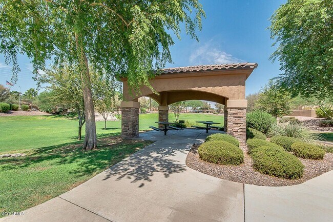 Building Photo - Gorgeous 4 Bed 3 Bath home located in Chandler