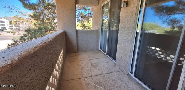 Building Photo - 2929 W Yorkshire Dr