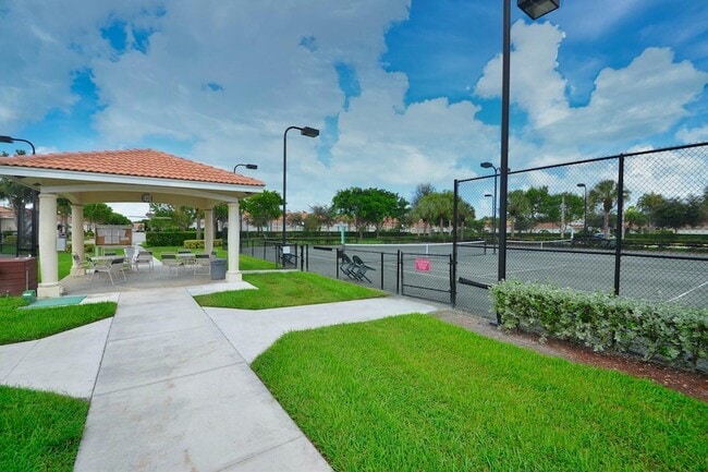 Building Photo - 6077 Lake Hibiscus Dr