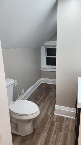 Building Photo - 1301 Buhrer Ave